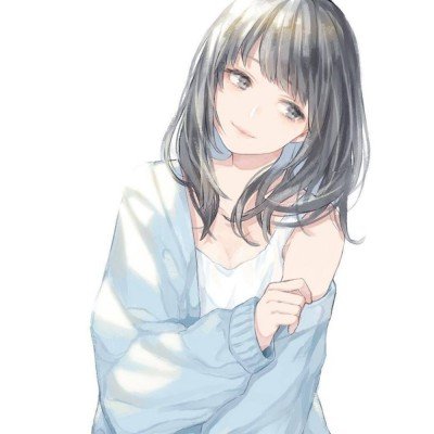 老人在绿化带扎篱笆种菜